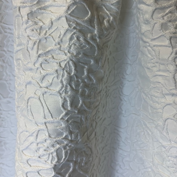 Elliatt Feminise White Puff Sleeve‎ Textured Mini Dress Size Medium - Picture 10 of 16